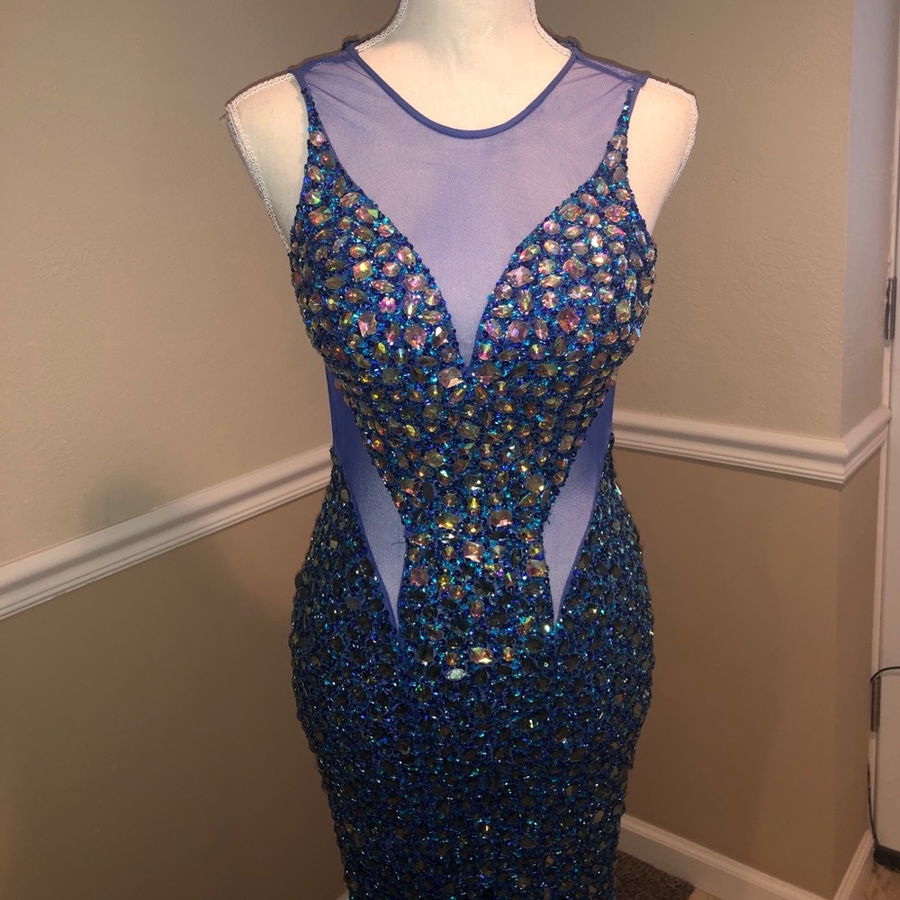 GORGEOUS PROM DRESS